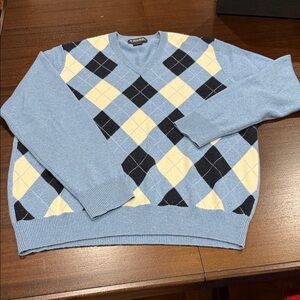 Brooks Brothers Blue and Cream Argyle V-Neck Sweater